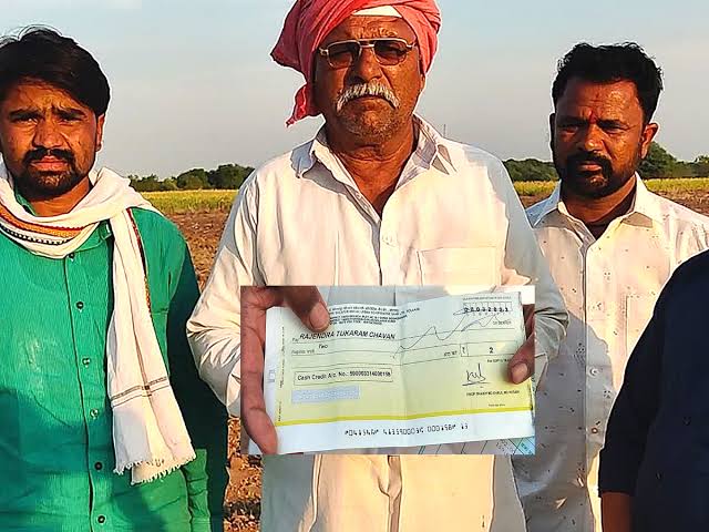 महाराष्ट्र में किसान ने बेचे 512 किलो प्याज, बदले में मिला 2 रुपए का चेक